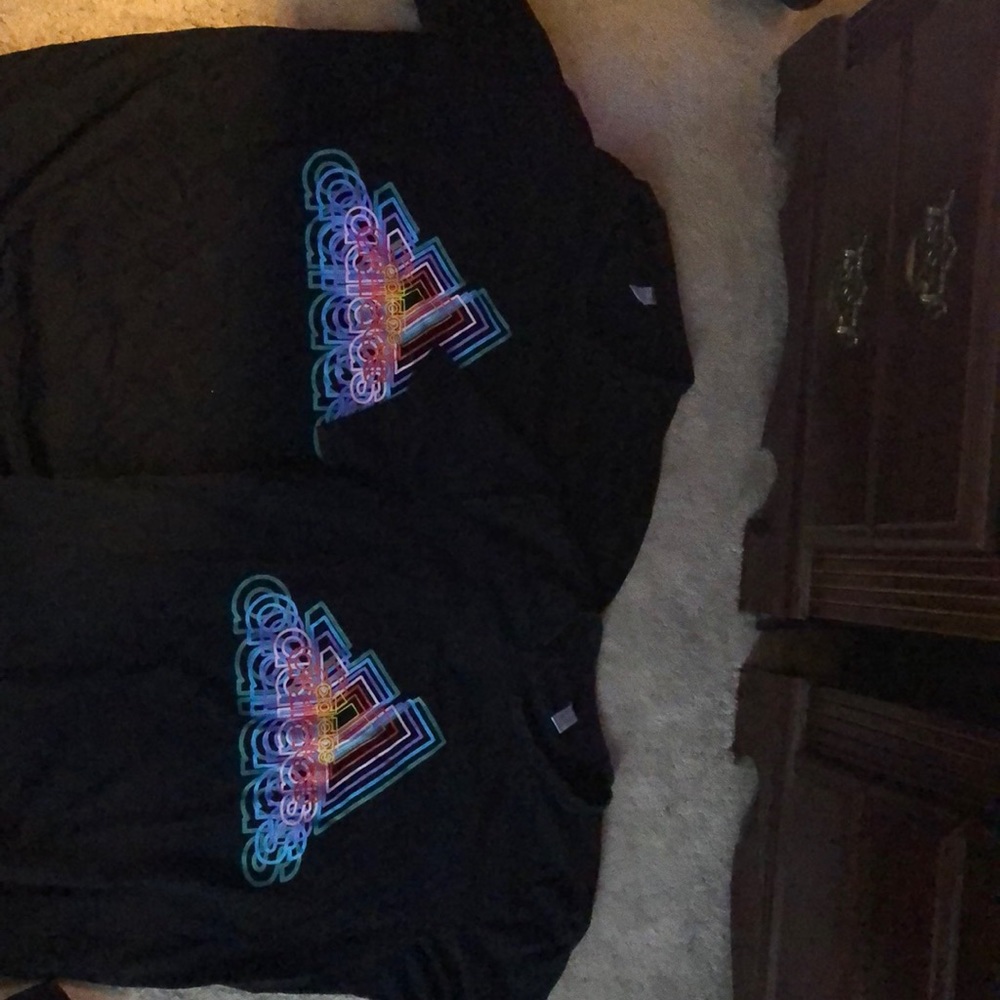 Adidas tee